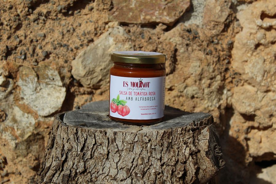 Jar of Pink tomato sauce by Es Molinot
