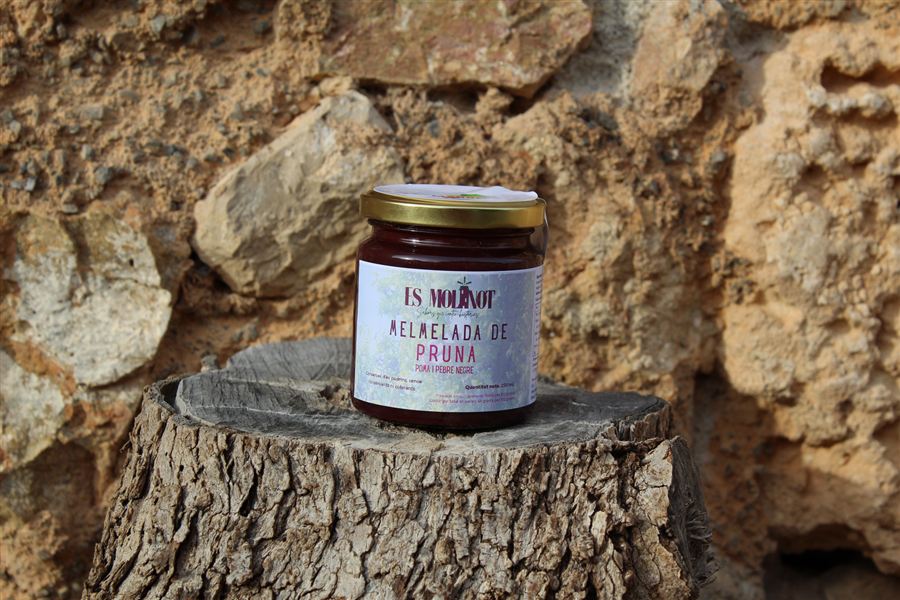 Jar of Plum jam by Es Molinot